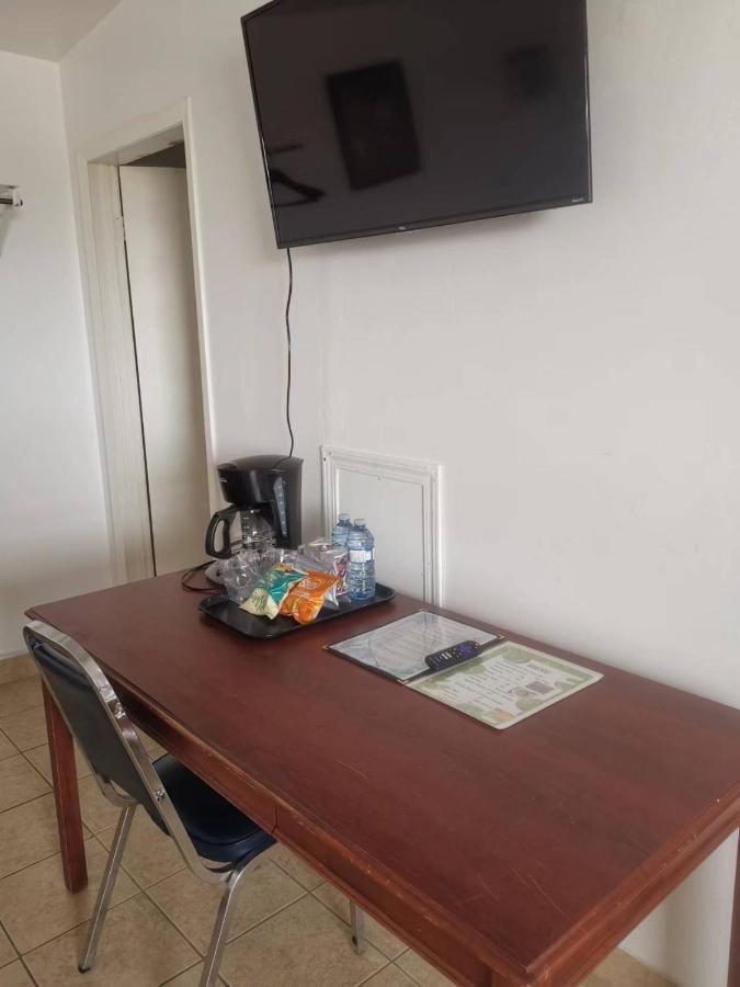 Dundurn Motel Экстерьер фото